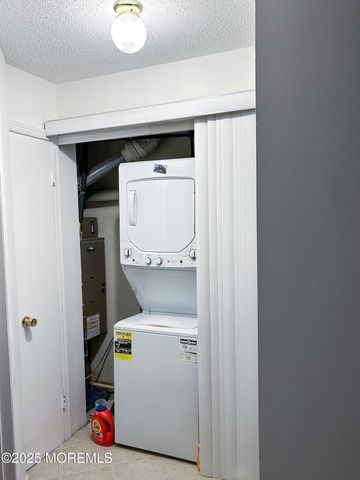 9 Chatham Square 109, Parlin, NJ 08859