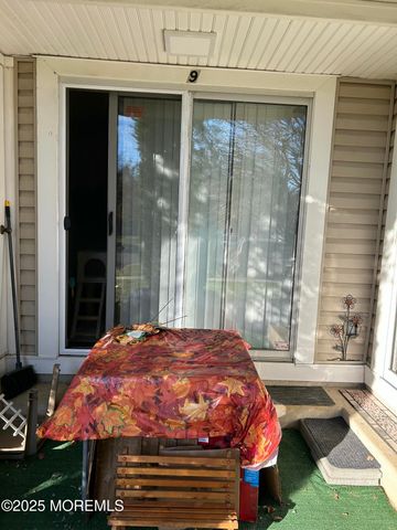 9 Chatham Square 109, Parlin, NJ 08859