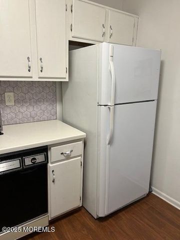 9 Chatham Square 109, Parlin, NJ 08859