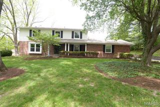 19 Kentom Drive, Creve Coeur, MO 63132