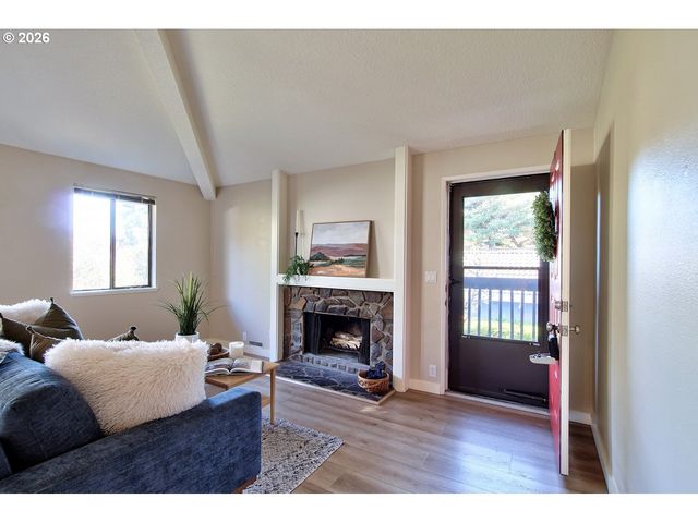 14523 Sw GRAYLING Ln, Beaverton, OR 97007