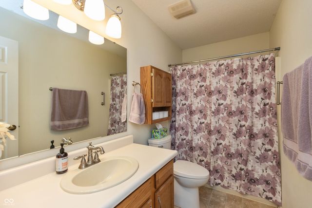 8841 Himebaugh Lane, Indianapolis, IN 46231