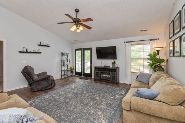 8841 Himebaugh Lane, Indianapolis, IN 46231