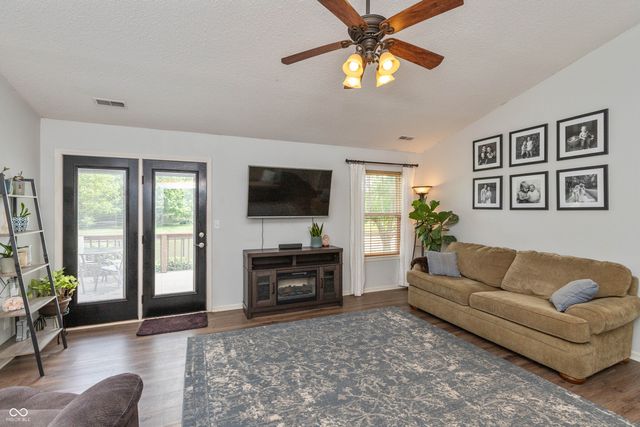 8841 Himebaugh Lane, Indianapolis, IN 46231