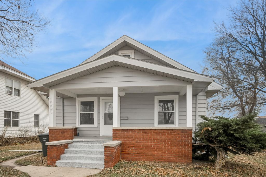 1306 Evelyn Street, Perry, IA 50220