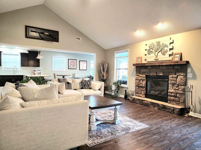 9055 Seiler Road, New Haven, IN 46774