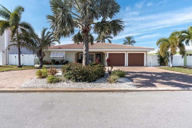 17352 KENNEDY DRIVE, North Redington Beach, FL 33708