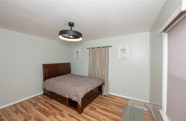 942 E Archwood Avenue, Akron, OH 44306