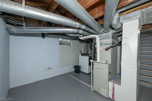 942 E Archwood Avenue, Akron, OH 44306