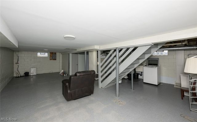 942 E Archwood Avenue, Akron, OH 44306