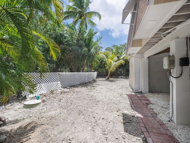 2421 Pensacola Road, Big Pine Key, FL 33043