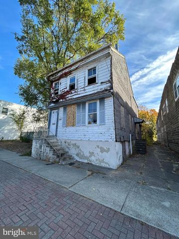 242-246 S BROAD ST, Woodbury, NJ 08096