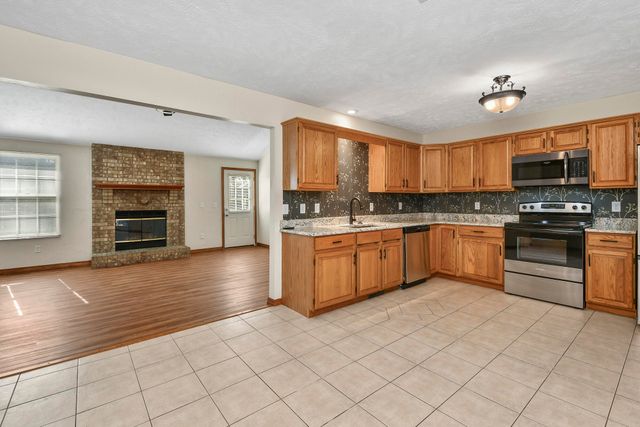 3206 E Lark Street, Springfield, MO 65804