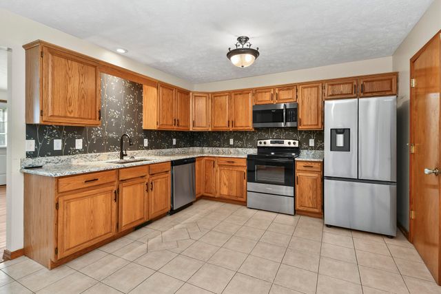 3206 E Lark Street, Springfield, MO 65804