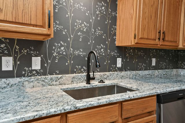 3206 E Lark Street, Springfield, MO 65804