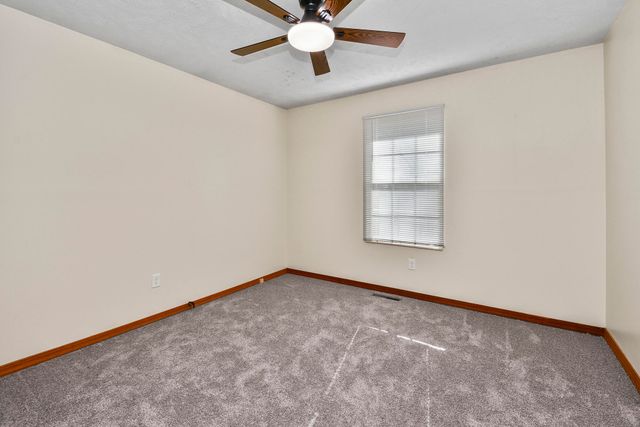 3206 E Lark Street, Springfield, MO 65804