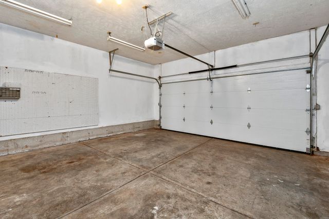 3206 E Lark Street, Springfield, MO 65804