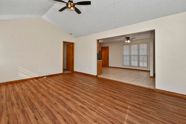 3206 E Lark Street, Springfield, MO 65804