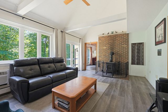 14 Terra Ln, Hudson, NH 03051