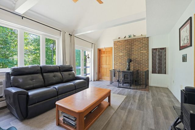 14 Terra Ln, Hudson, NH 03051