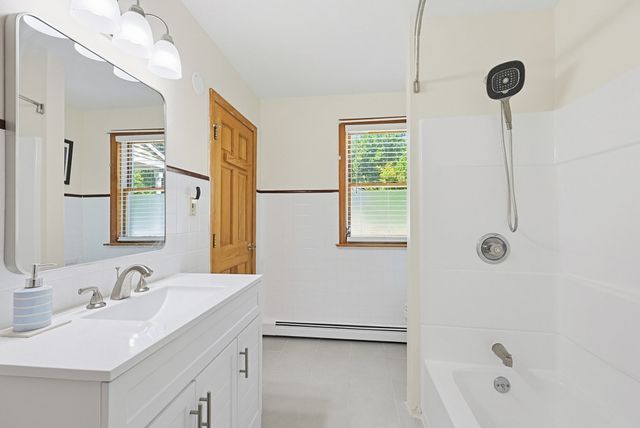 14 Terra Ln, Hudson, NH 03051