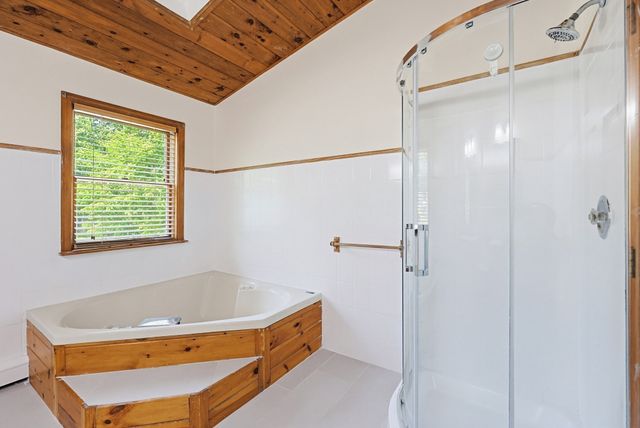 14 Terra Ln, Hudson, NH 03051