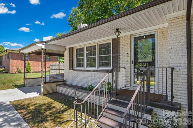 2323 Hedgewood Circle, Gastonia, NC 28052