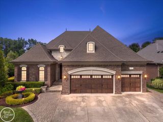 45455 Shoal Drive, Macomb Twp, MI 48044