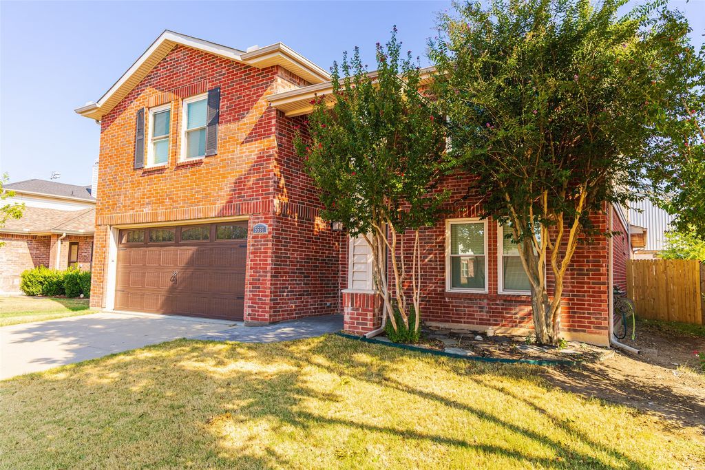 5537 Camarillo Drive, Fort Worth, TX 76244 — exterior