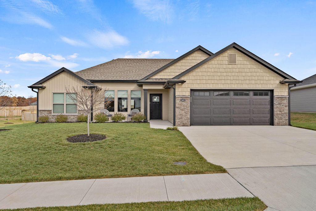 3401 YELLOWWOOD DR, Columbia, MO 65202