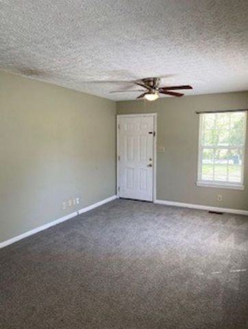 440 Pembroke Oak Grove Rd, Oak Grove, KY 42262