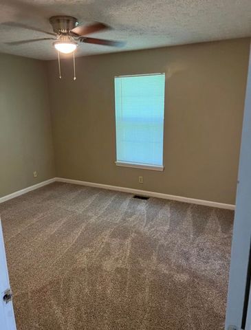 440 Pembroke Oak Grove Rd, Oak Grove, KY 42262