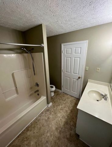 440 Pembroke Oak Grove Rd, Oak Grove, KY 42262