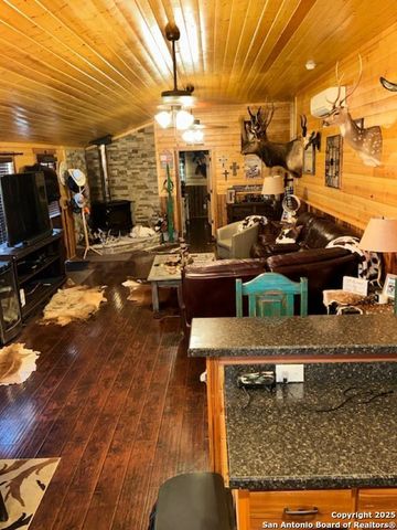 527 SD 74100, Rocksprings, TX 78880