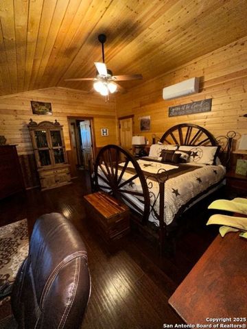 527 SD 74100, Rocksprings, TX 78880