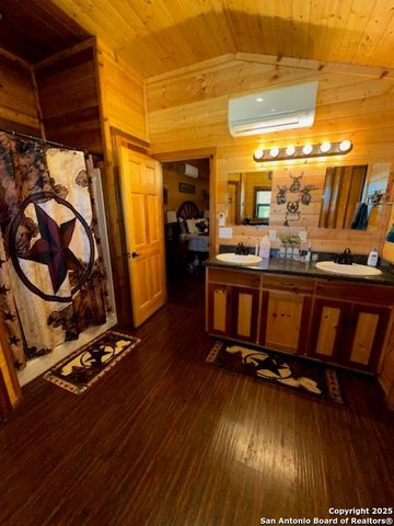 527 SD 74100, Rocksprings, TX 78880