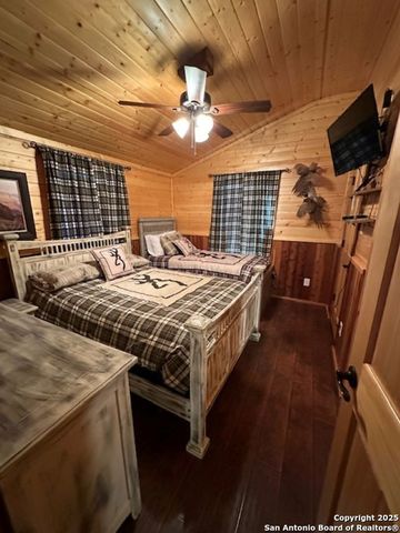 527 SD 74100, Rocksprings, TX 78880