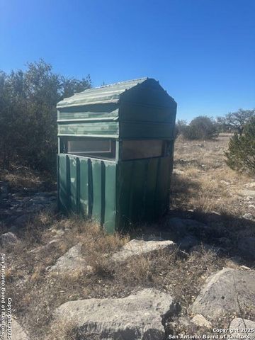 527 SD 74100, Rocksprings, TX 78880