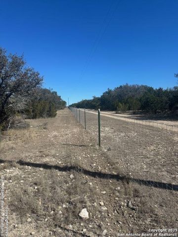 527 SD 74100, Rocksprings, TX 78880