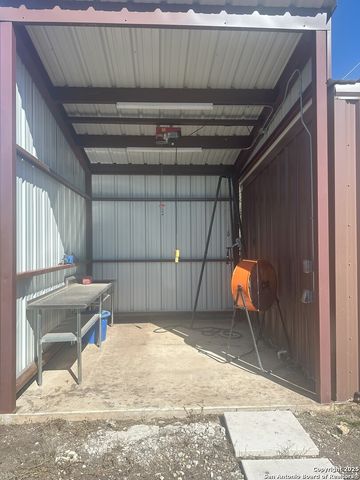 527 SD 74100, Rocksprings, TX 78880