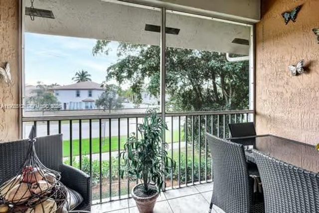 16312 Malibu Dr 6, Weston, FL 33326