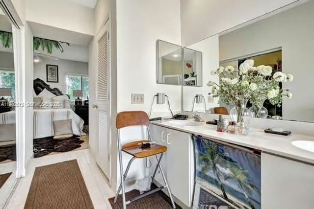 16312 Malibu Dr 6, Weston, FL 33326