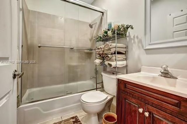 16312 Malibu Dr 6, Weston, FL 33326