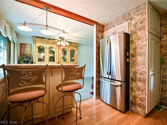 100 Blossom Lane, Niles, OH 44446