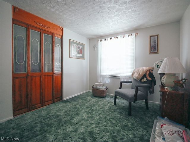 100 Blossom Lane, Niles, OH 44446
