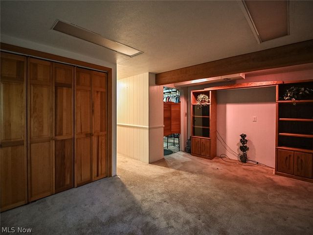 100 Blossom Lane, Niles, OH 44446