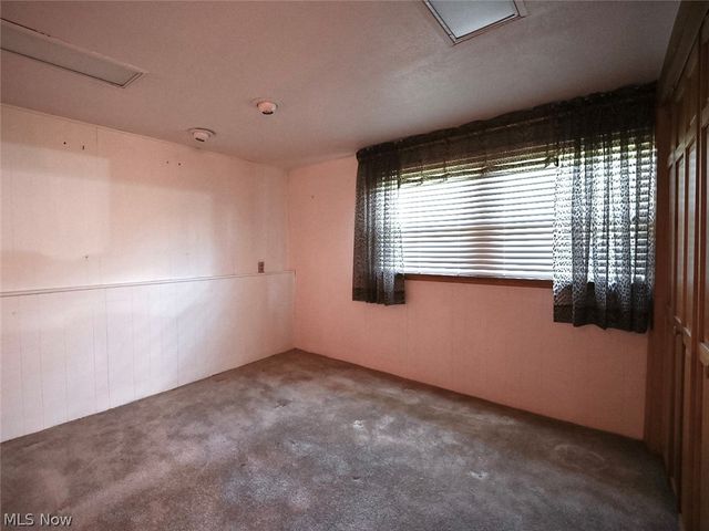 100 Blossom Lane, Niles, OH 44446
