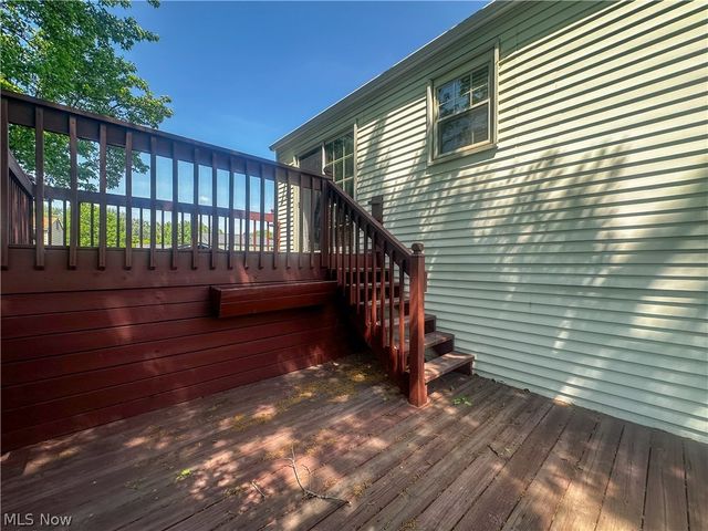 100 Blossom Lane, Niles, OH 44446