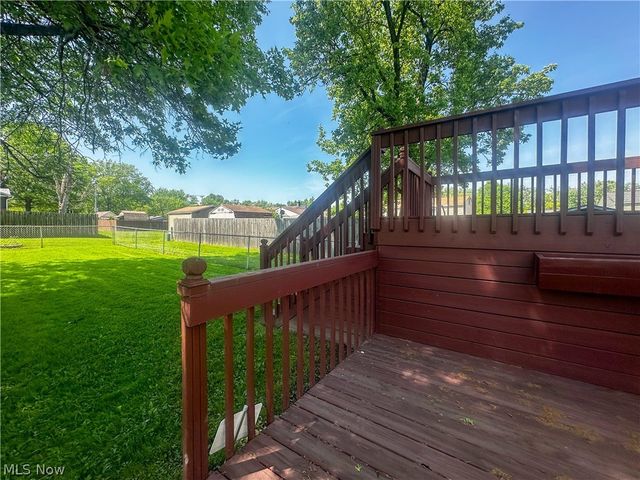 100 Blossom Lane, Niles, OH 44446