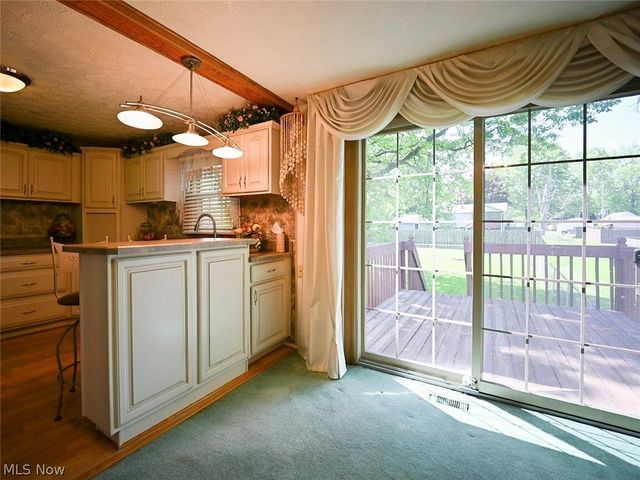 100 Blossom Lane, Niles, OH 44446